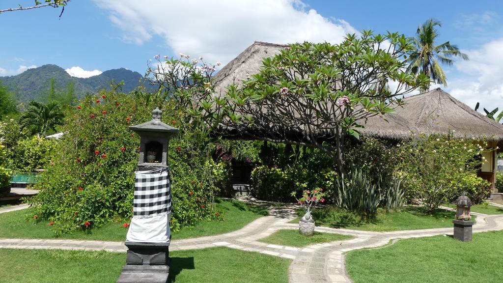 苏尼亚洛卡洋房和潜水中心酒店 佩母得兰 外观 照片